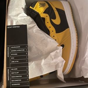 Air Jordan 1 black and yellow brand new GOAT VERIFIED mens size 8.5